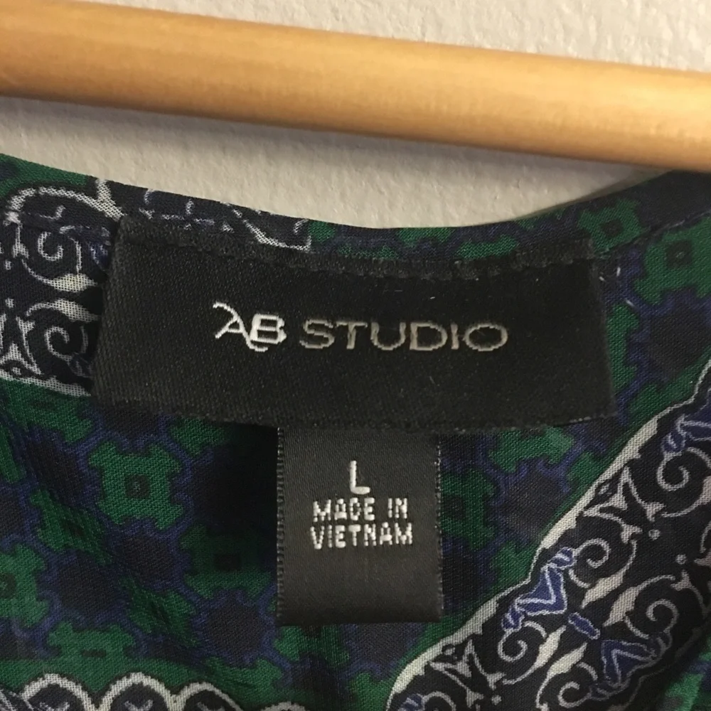 Top - Picture 3 of 4